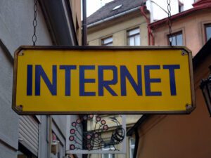 Internet Cafe Photo